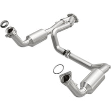 Load image into Gallery viewer, MagnaFlow Exhaust Products 4451419 California CARB Direct-Fit Catalytic Converter for Select Chevrolet Express 1500, Chevrolet Silverado 1500, Chevrolet Silverado 2500, Chevrolet Suburban 1500, Chevrolet Tahoe, GMC Sierra 1500, GMC Sierra 2500, GMC