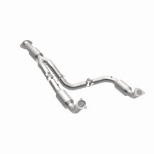 Load image into Gallery viewer, MagnaFlow Exhaust Products 5582812 California CARB Direct-Fit Catalytic Converter for Select Chevrolet Silverado HD, Chevrolet Silverado HD, GMC Sierra HD, GMC Sierra HD