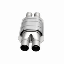 Load image into Gallery viewer, MagnaFlow Exhaust Products 3322008 California CARB Universal Catalytic Converter for Select Alfa Romeo 164, BMW 325i, BMW 325is, BMW 525i, BMW 528e, BMW 535i, BMW 635CSi, BMW 735i, BMW 735iL, Mercedes-Benz 190E, Mercedes-Benz 500SL, Mercedes-Benz E320,