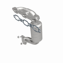 Load image into Gallery viewer, MagnaFlow Exhaust Products 51394 OEM Grade Manifold Catalytic Converter for Select Chrysler Pacifica, Chrysler Sebring, Chrysler Town &amp; Country, Dodge Avenger, Dodge Grand Caravan, Dodge Journey, Volkswagen Routan