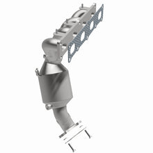 Load image into Gallery viewer, MagnaFlow Exhaust Products 5531158 California CARB Manifold Catalytic Converter for Select Dodge Dart