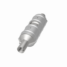 Load image into Gallery viewer, MagnaFlow Exhaust Products 55400 HM Grade Universal Catalytic Converter for Select Ford E-150, Ford E-150 Club Wagon, Ford E-150 Econoline, Ford E-150 Econoline Club Wagon, Ford E-250, Ford E-250 Econoline, Ford E-350 Club Wagon, Ford E-350 Econoline,