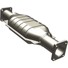 Load image into Gallery viewer, MagnaFlow Exhaust Products 3391657 California CARB Direct-Fit Catalytic Converter for Select Isuzu Pickup, Isuzu Rodeo, Isuzu Trooper