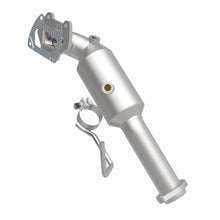 Load image into Gallery viewer, MagnaFlow Exhaust Products 21-030 OEM Grade Direct-Fit Catalytic Converter for Select Jeep Gladiator, Jeep Wrangler, Jeep Wrangler JK