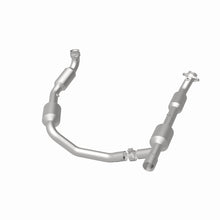 Load image into Gallery viewer, MagnaFlow Exhaust Products 5481439 California CARB Direct-Fit Catalytic Converter for Select Ford E-250, Ford E-350 Club Wagon, Ford E-350 Super Duty