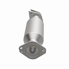 Load image into Gallery viewer, MagnaFlow Exhaust Products 5571863 California CARB Direct-Fit Catalytic Converter for Select Kia Sorento
