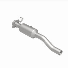 Load image into Gallery viewer, MagnaFlow Exhaust Products 280440 OEM Grade Direct-Fit Catalytic Converter for Select Ford F-350 Super Duty, Ford F-450 Super Duty, Ford F-550 Super Duty