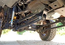 Load image into Gallery viewer, Superlift K236B 4in. Lift Kit-11-16 F250/F350 4WD-Dsl w/4-Link Conversion/Bil Shocks for Select Ford F-250 Super Duty, Ford F-350 Super Duty