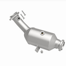 Load image into Gallery viewer, MagnaFlow Exhaust Products 21-682 OEM Grade Direct-Fit Catalytic Converter for Select Mercedes-Benz C400, Mercedes-Benz C43 AMG, Mercedes-Benz C450 AMG, Mercedes-Benz E43 AMG, Mercedes-Benz E450, Mercedes-Benz GLC43 AMG