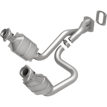 Load image into Gallery viewer, MagnaFlow Exhaust Products 49911 OEM Grade Direct-Fit Catalytic Converter for Select Ford F-250 Super Duty, Ford F-350 Super Duty, Ford F-450 Super Duty, Ford F-550 Super Duty