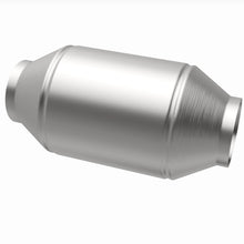 Load image into Gallery viewer, MagnaFlow Exhaust Products 333505 California CARB Universal Catalytic Converter for Select Dodge D100, Dodge D150, Dodge Ram 50, Isuzu Pickup, Isuzu Rodeo, Mazda B2000, Mazda B2200, Mazda B2600, Mitsubishi Mighty Max