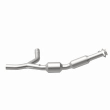 Load image into Gallery viewer, MagnaFlow Exhaust Products 5582310 California CARB Direct-Fit Catalytic Converter for Select Ford E-150, Ford E-250