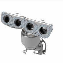 Load image into Gallery viewer, MagnaFlow Exhaust Products 5531081 California CARB Manifold Catalytic Converter for Select Kia Forte