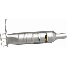 Load image into Gallery viewer, MagnaFlow Exhaust Products 280436 OEM Grade Direct-Fit Catalytic Converter for Select Ford F-53 Motorhome Chassis, Ford F-59 Commercial Stripped Chassis