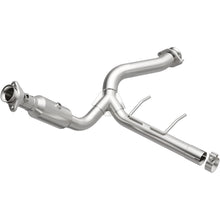 Load image into Gallery viewer, MagnaFlow Exhaust Products 5551295 California CARB Direct-Fit Catalytic Converter for Select Ford F-150