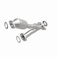 Load image into Gallery viewer, MagnaFlow Exhaust Products 49507 OEM Grade Direct-Fit Catalytic Converter for Select Lexus RX300, Toyota Highlander