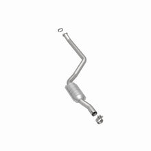 Load image into Gallery viewer, MagnaFlow Exhaust Products 5571374 California CARB Direct-Fit Catalytic Converter for Select BMW 528i, BMW 528i xDrive, BMW 528xi