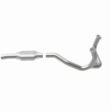 Load image into Gallery viewer, MagnaFlow Exhaust Products 93131 Standard Grade Direct-Fit Catalytic Converter for Select Ford E-150 Econoline, Ford E-150 Econoline Club Wagon, Ford E-250 Econoline, Ford E-250 Econoline Club Wagon
