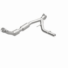 Load image into Gallery viewer, MagnaFlow Exhaust Products 4583078 California CARB Direct-Fit Catalytic Converter for Select Ford Expedition