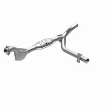 Load image into Gallery viewer, MagnaFlow Exhaust Products 93629 HM Grade Direct-Fit Catalytic Converter for Select Ford Expedition, Ford F-150, Ford F-150 Heritage