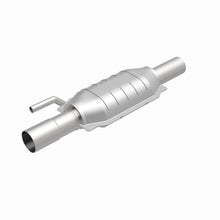 Load image into Gallery viewer, MagnaFlow Exhaust Products 3391223 California CARB Direct-Fit Catalytic Converter for Select Dodge Ram 2500, Dodge Ram