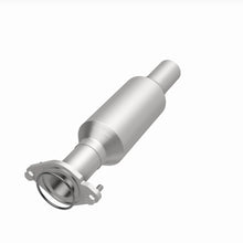 Load image into Gallery viewer, MagnaFlow Exhaust Products 5571999 California CARB Direct-Fit Catalytic Converter for Select Ford Fusion, Mercury Milan