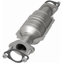 Load image into Gallery viewer, MagnaFlow Exhaust Products 5571469 California CARB Direct-Fit Catalytic Converter for Select Chevrolet Aveo, Chevrolet Aveo5, Pontiac G3