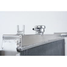 Load image into Gallery viewer, 95-04-Toyota-Tacoma-(2.73.4L)-Heavy-Duty-All-Aluminum-Radiator