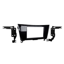 Load image into Gallery viewer, Metra Electronics 95-7622HG Custom Fit Mounting Kit for Select Nissan Rogue