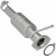 Load image into Gallery viewer, MagnaFlow Exhaust Products 52207 OEM Grade Direct-Fit Catalytic Converter for Select Toyota Highlander