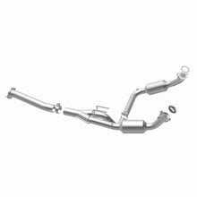 Load image into Gallery viewer, MagnaFlow Exhaust Products 4551211 California CARB Direct-Fit Catalytic Converter for Select Chevrolet Express 1500, Chevrolet Express 2500, GMC Savana 1500, GMC Savana