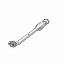 Load image into Gallery viewer, MagnaFlow Exhaust Products 52670 OEM Grade Direct-Fit Catalytic Converter for Select Nissan Frontier, Nissan NV1500, Nissan NV2500, Nissan NV3500, Nissan Pathfinder, Nissan Xterra, Suzuki Equator