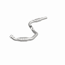 Load image into Gallery viewer, MagnaFlow Exhaust Products 51524 OEM Grade Direct-Fit Catalytic Converter for Select Chevrolet Express 2500, Chevrolet Express 3500, GMC Savana 2500, GMC Savana