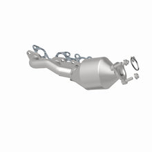 Load image into Gallery viewer, MagnaFlow Exhaust Products 447197 California CARB Manifold Catalytic Converter for Select Nissan Frontier