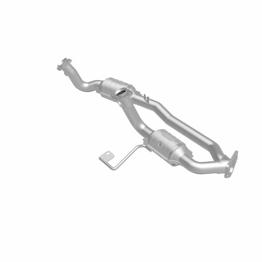 MagnaFlow Exhaust Products 49624 OEM Grade Direct-Fit Catalytic Converter for Select Ford Windstar