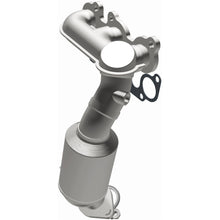 Load image into Gallery viewer, MagnaFlow Exhaust Products 5582833 California CARB Manifold Catalytic Converter for Select Lexus RX330, Toyota Highlander, Toyota Sienna