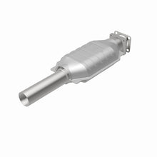 Load image into Gallery viewer, MagnaFlow Exhaust Products 3391229 California CARB Direct-Fit Catalytic Converter for Select Jeep Cherokee, Jeep Comanche, Jeep Wagoneer, Jeep Wrangler