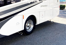 Load image into Gallery viewer, Gibson Performance Exhaust 956012S Single Exhaust System for Select Ford F-53 Motorhome Chassis