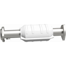 Load image into Gallery viewer, MagnaFlow Exhaust Products 93208 HM Grade Direct-Fit Catalytic Converter for Select Jeep Cherokee