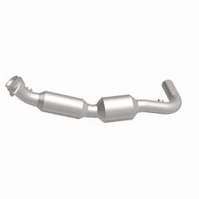 Load image into Gallery viewer, MagnaFlow Exhaust Products 5582311 California CARB Direct-Fit Catalytic Converter for Select Ford E-150, Ford E-250
