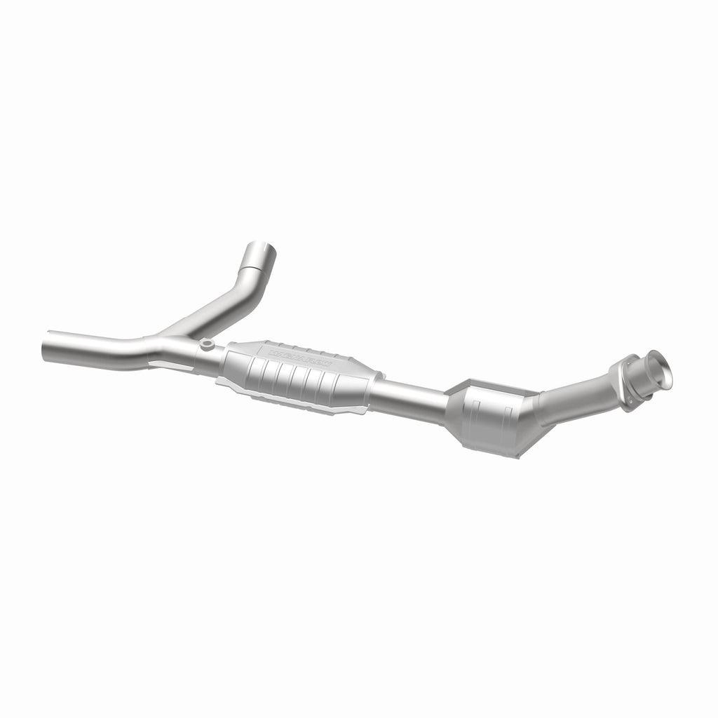 MagnaFlow Exhaust Products 49426 OEM Grade Direct-Fit Catalytic Converter for Select Ford E-150, Ford E-150 Club Wagon, Ford E-150 Econoline, Ford E-150 Econoline Club Wagon, Ford E-250, Ford E-250 Econoline