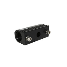 Load image into Gallery viewer, 96-04-Ford-4.6-L-Fuel-Rail-Pressure-Sensor-Adapter-Log-(-08-An-Inlet--Outlet)