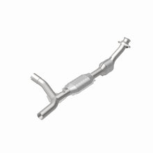 Load image into Gallery viewer, MagnaFlow Exhaust Products 49426 OEM Grade Direct-Fit Catalytic Converter for Select Ford E-150, Ford E-150 Club Wagon, Ford E-150 Econoline, Ford E-150 Econoline Club Wagon, Ford E-250, Ford E-250 Econoline