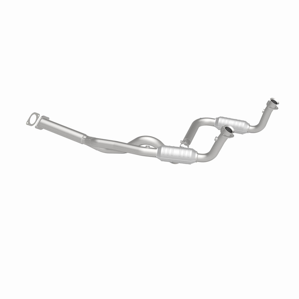 MagnaFlow Exhaust Products 23073 HM Grade Direct-Fit Catalytic Converter for Select Chevrolet Express 1500, Chevrolet Express 2500, Chevrolet Express 3500, GMC Savana 1500, GMC Savana 2500, GMC Savana