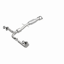Load image into Gallery viewer, MagnaFlow Exhaust Products 447240 California CARB Direct-Fit Catalytic Converter for Select Chevrolet S10, GMC Sonoma, Isuzu Hombre