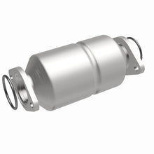 Load image into Gallery viewer, MagnaFlow Exhaust Products 338656 California CARB Direct-Fit Catalytic Converter for Select Geo Prizm