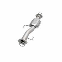 Load image into Gallery viewer, MagnaFlow Exhaust Products 447225 California CARB Direct-Fit Catalytic Converter for Select Toyota 4Runner