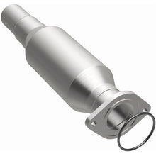 Load image into Gallery viewer, MagnaFlow Exhaust Products 5421024 California CARB Direct-Fit Catalytic Converter for Select Ford Five Hundred, Ford Freestyle, Mercury Montego