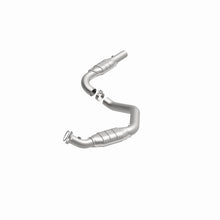 Load image into Gallery viewer, MagnaFlow Exhaust Products 51525 OEM Grade Direct-Fit Catalytic Converter for Select Chevrolet Express 2500, Chevrolet Express 3500, GMC Savana 2500, GMC Savana