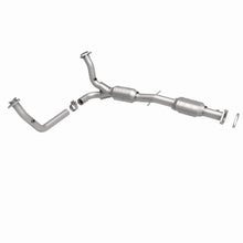 Load image into Gallery viewer, MagnaFlow Exhaust Products 447242 California CARB Direct-Fit Catalytic Converter for Select Chevrolet S10, GMC Sonoma, Isuzu Hombre